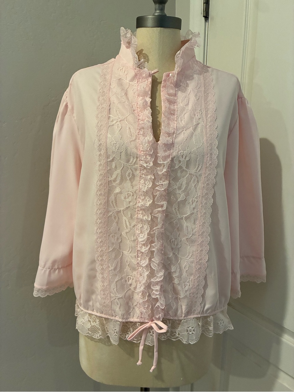 Vintage Y2K Pink Victorian Ruffle Lace Blouse Coquette Prairie Tie Hem size L